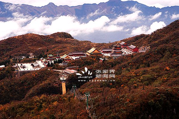 天界佛国—天门山寺 彭立平摄_副本.jpg