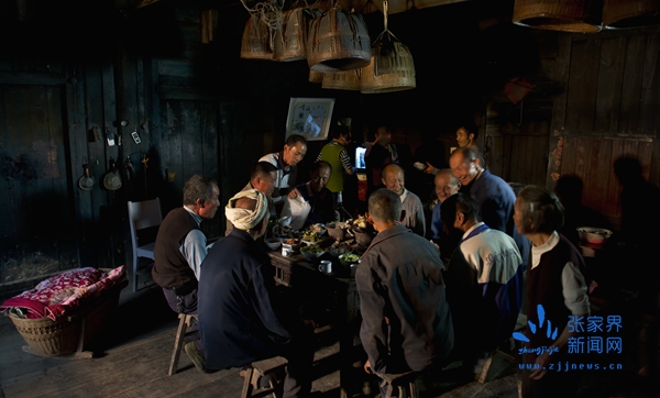 土家餐饮（王家坪镇政府供图）_副本.jpg