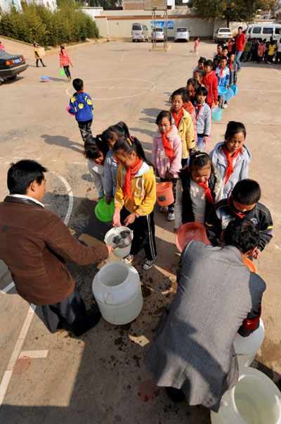 云南旱区小学孩子们的"缺水生活"