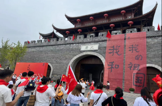备战“超级黄金周”，张旅集团多彩活动闹“双节”